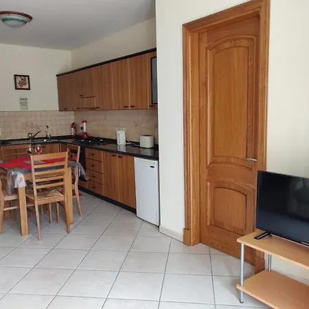 Comfortable Within Minutes Walk Away From Bay メーリッハ