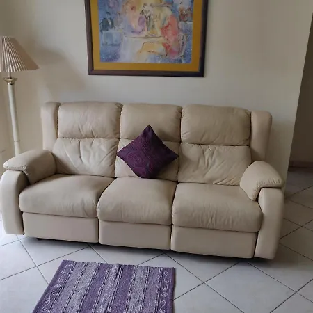 Comfortable Within Minutes Walk Away From Bay アパート *
