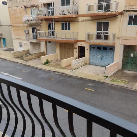 アパート Comfortable Within Minutes Walk Away From Bay メーリッハ