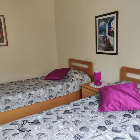 Apartament Comfortable Within Minutes Walk Away From Bay Mellieħa