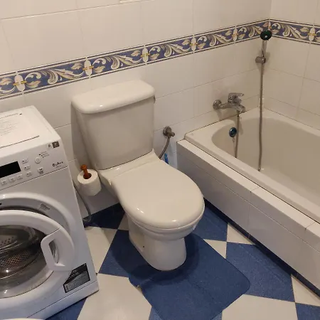 Comfortable Within Minutes Walk Away From Bay Apartament *